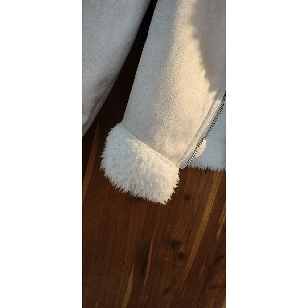 Osh Kosh Bgosh‎ White And Tan Sherpa Jacket